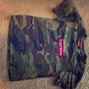COPY - Women’s small camo supreme short sleeve t-…